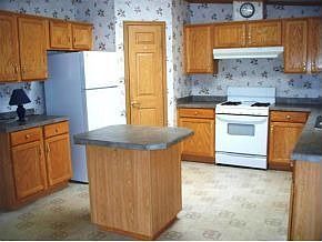 2nd image of 568 Warwick Rd