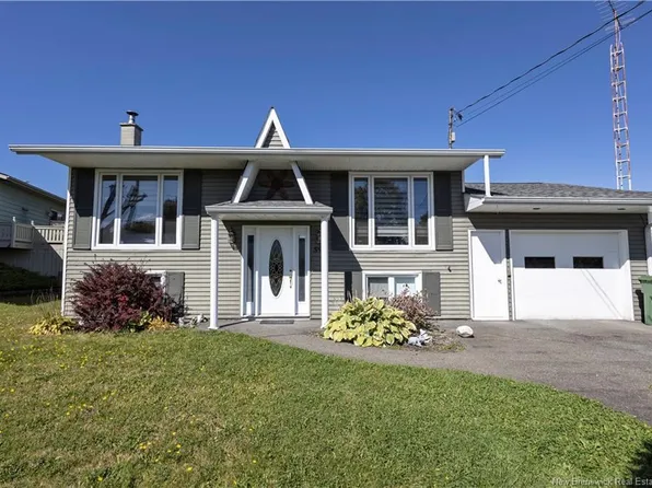 592 1st Ave, Grand Falls, NB E3Z 1A1