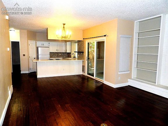 3rd image of 4771 Daybreak Cir