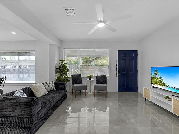 5th image of 1137 SW 8th Ter
