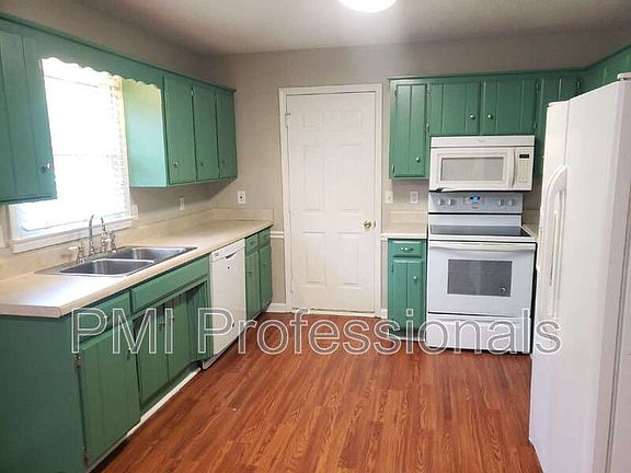 2nd image of 218 Beechwood Cir