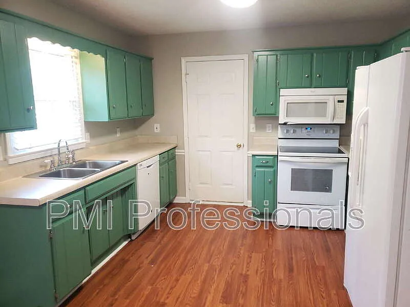 218 Beechwood Cir