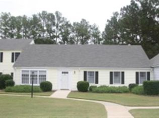 5 Village Green Cir, Southern Pines, NC 28387