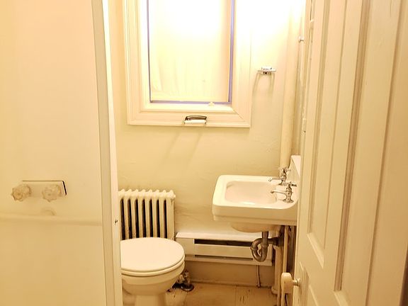 3rd image of 1330 Hamilton St #980d2ce67