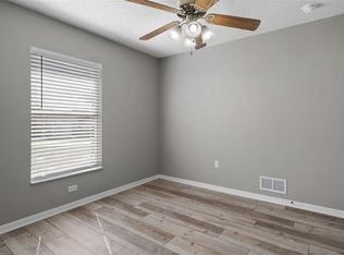 1712 Burgan Ave, Clovis, CA 93611