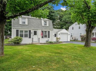 403 Chapmans Ave, Warwick, RI 02886