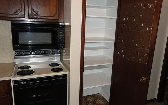 4th image of 715 Crestmoor Dr