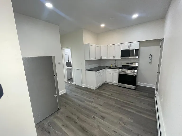 704 S 5th St #2 — Photo 15