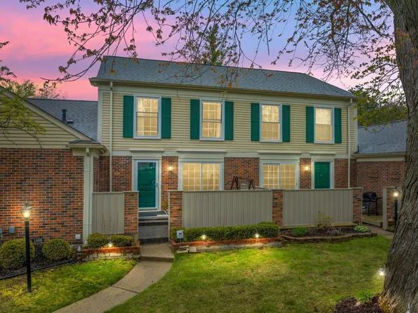 1495 Carriage Ln Unit 19, Rochester, MI 48306
