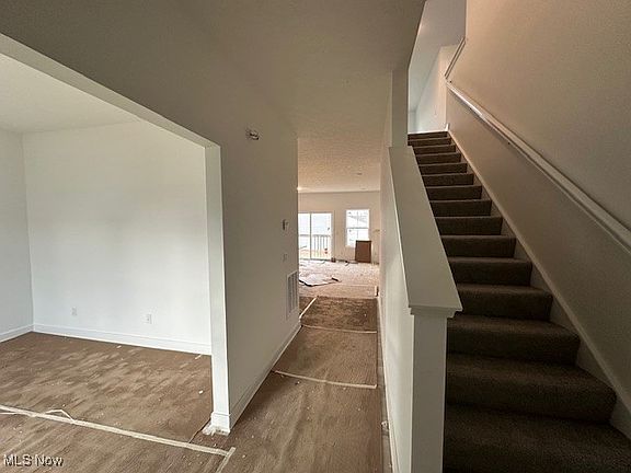 4th image of 3077 McIntosh Dr NE