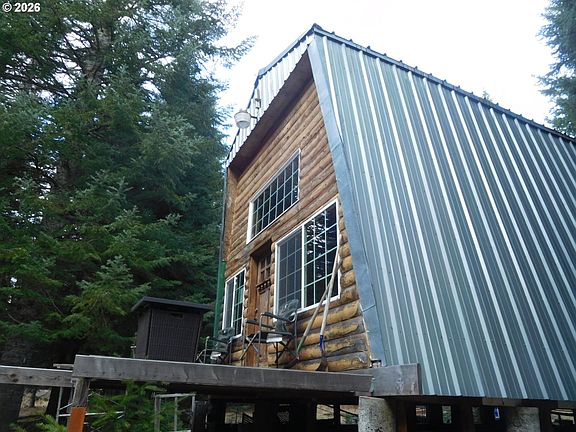 2nd image of 78228 Snowshoe Ln