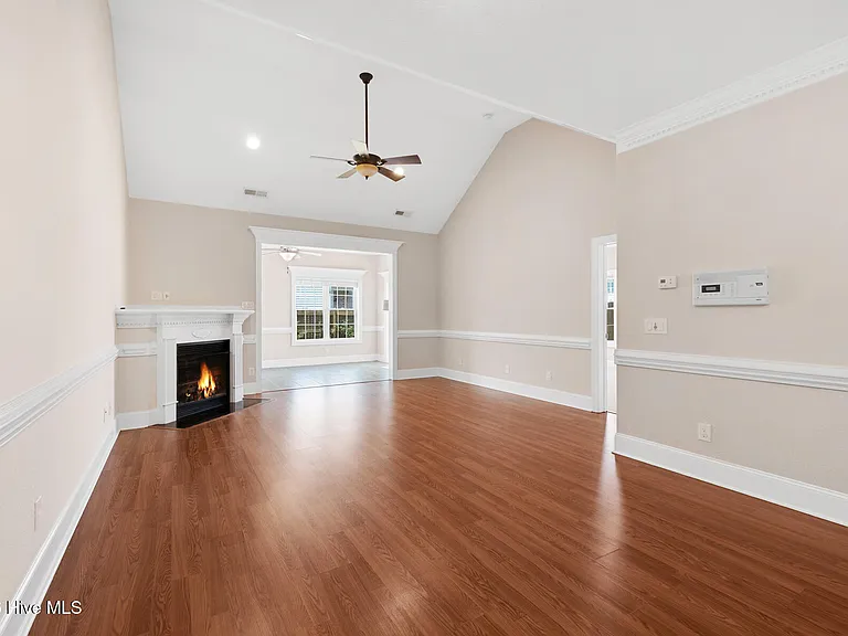 2400 Dovedale Ct #B — Photo 6