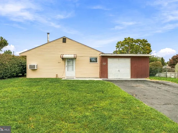 265 Wyandotte Rd, Fairless Hills, PA 19030