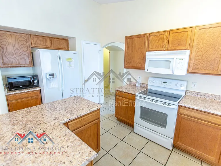 11801 W Paradise Dr — Photo 12
