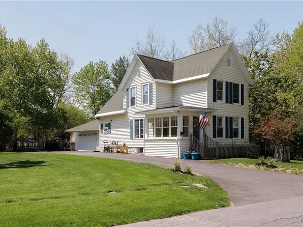 333 W Woodruff St, Watertown, NY 13601