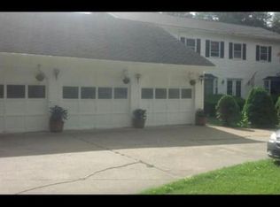 128 Colvintown Rd, Coventry, RI 02816