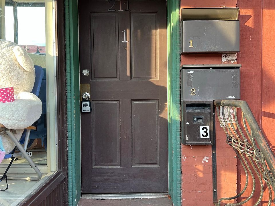 1st image of 211 Main St APT 1