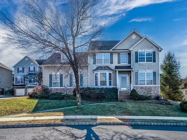 252 Winding Hill Dr, Hackettstown, NJ 07840