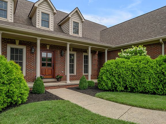 3rd image of 1013 Bluegrass Rd