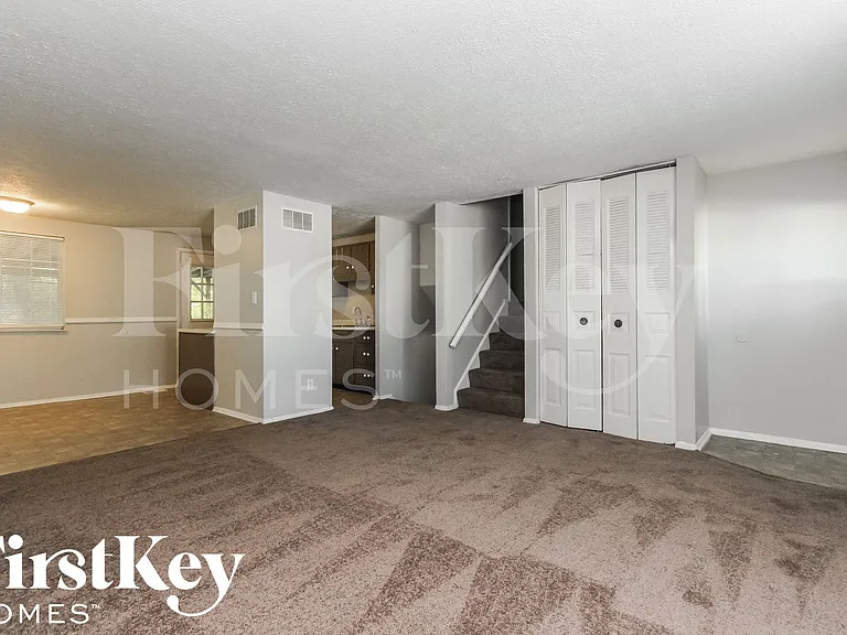 2530 Fairhaven Dr — Photo 4