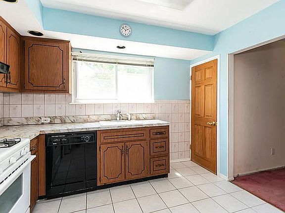 4th image of 25 Gaffney St