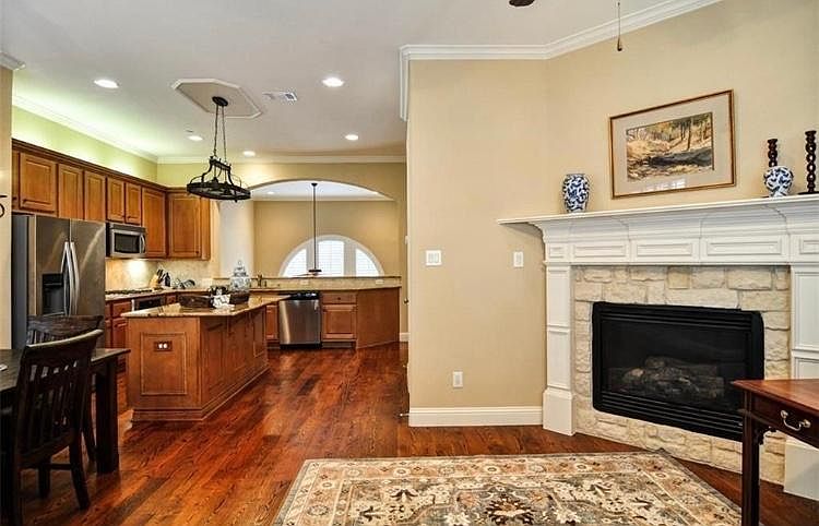 1st image of 5745 Lois Ln