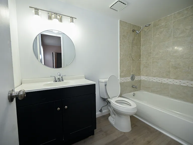 Master bedroom bathroom