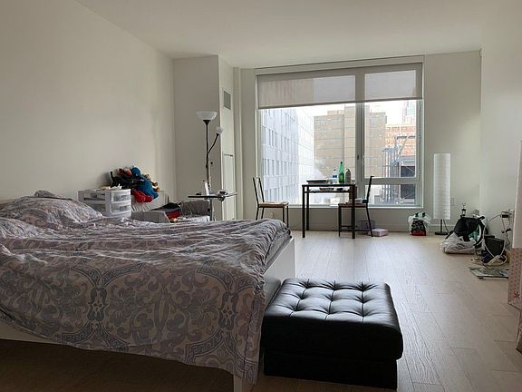 2nd image of 525 W 52nd St APT 8EN