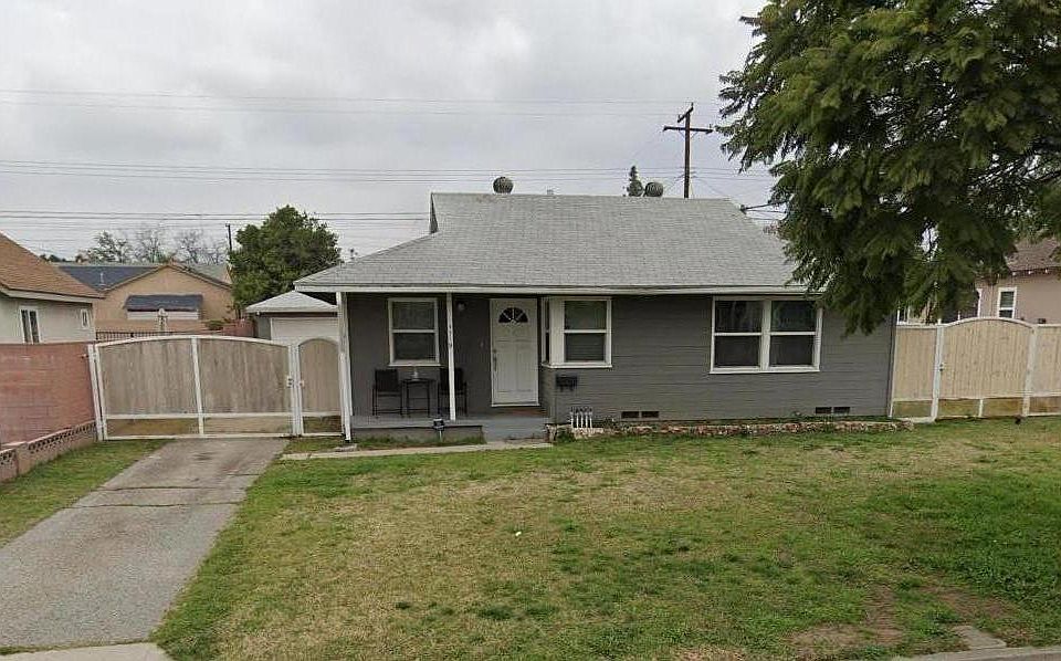 Front Yard- View with side gates