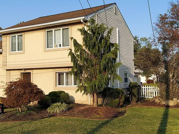 656 Saint Georges Ave, Woodbridge, NJ 07095