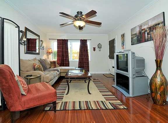 4th image of 4015 Illinois St