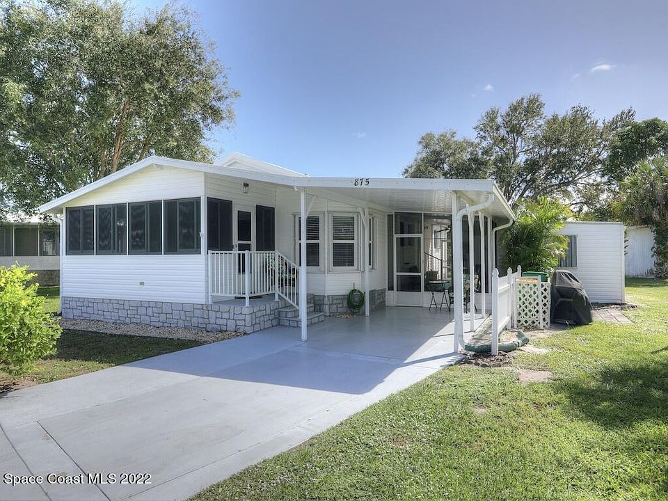 1st image of 875 Hawthorn Cir