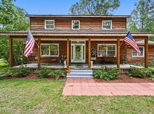 401 McRae Ln, Lake Waccamaw, NC 28450