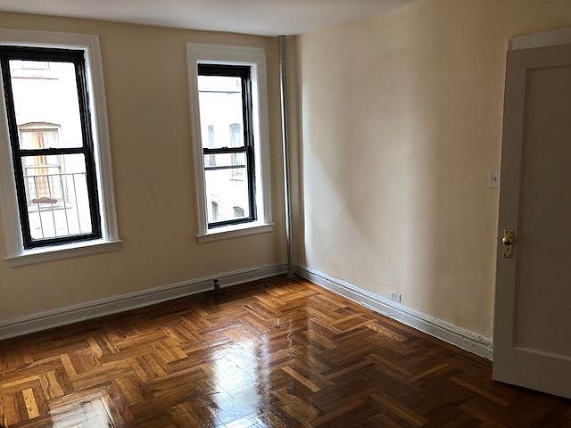 2nd image of 1120 W Farms Rd