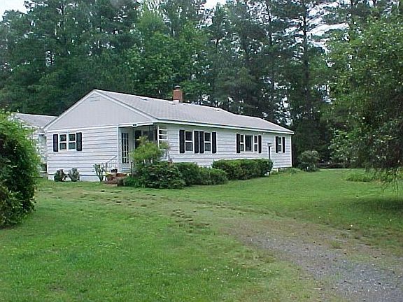 3rd image of 63 Cardinal Ln