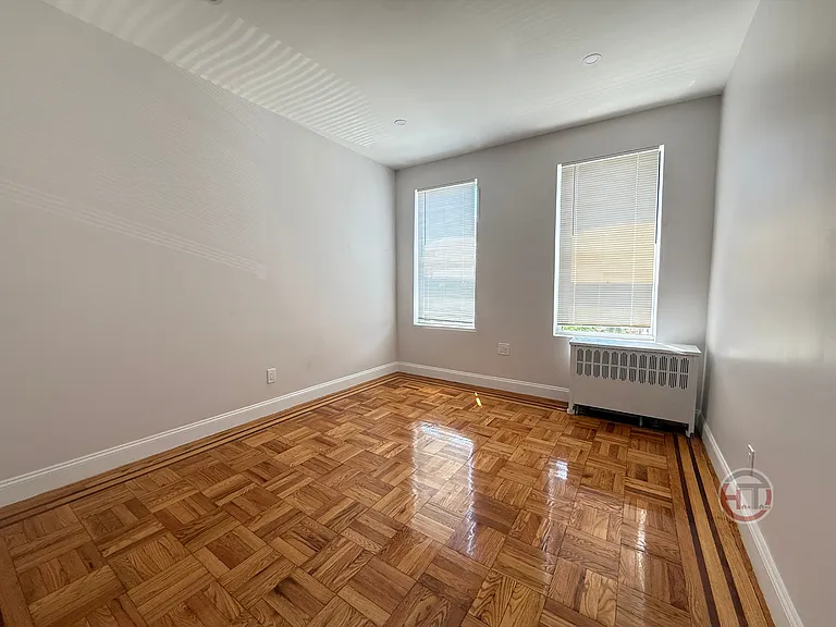 1817 Parkview Ave #2R — Photo 3