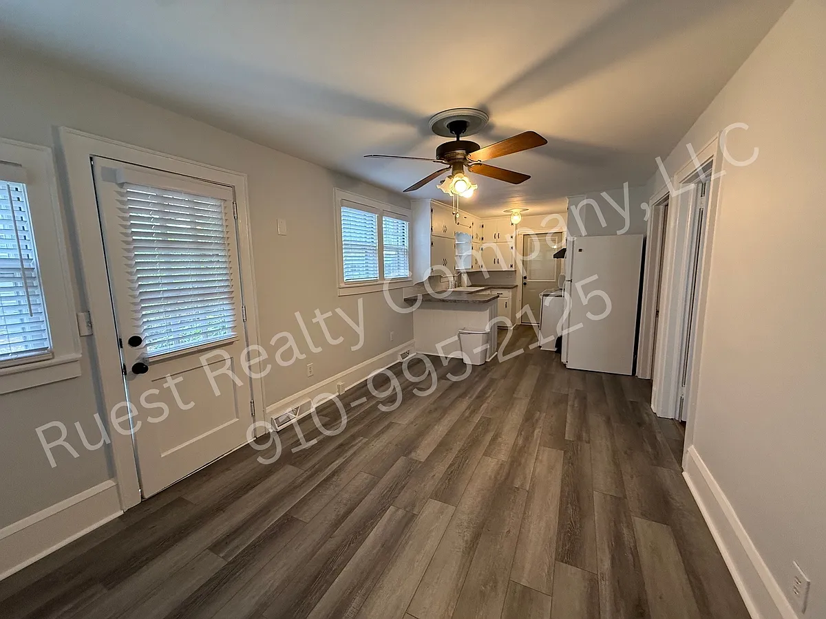 Building Photo - 102 Bauersfeld St