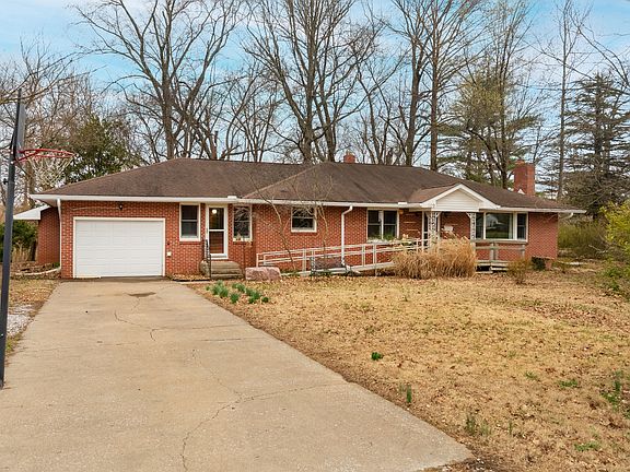 3rd image of 1109 W Hill Ave