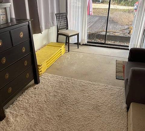 4th image of 19 Spring Dr