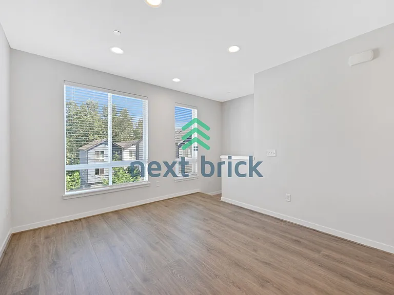 10945 NE 189th Pl #F — Photo 9
