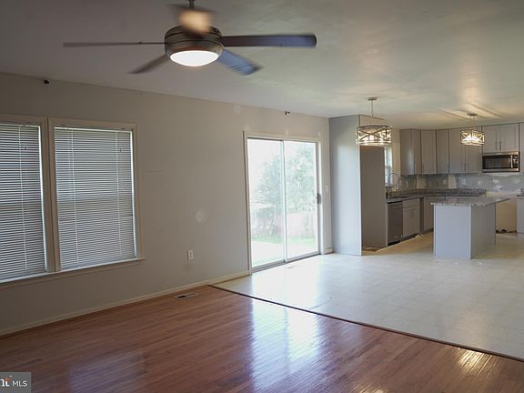 5th image of 936 Talisman Dr