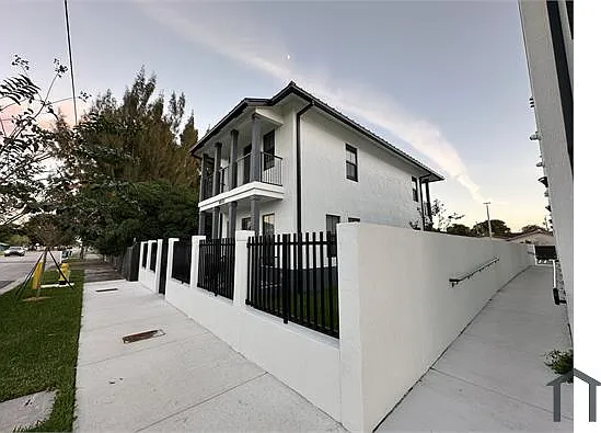 10570 SW 177th St — Photo 46