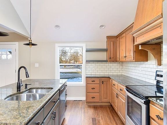 3rd image of 6507 Mahoning Ave NW