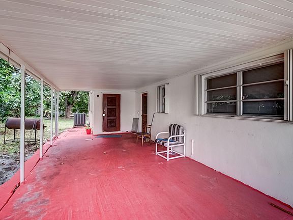 4th image of 19001 NW 5th Ct