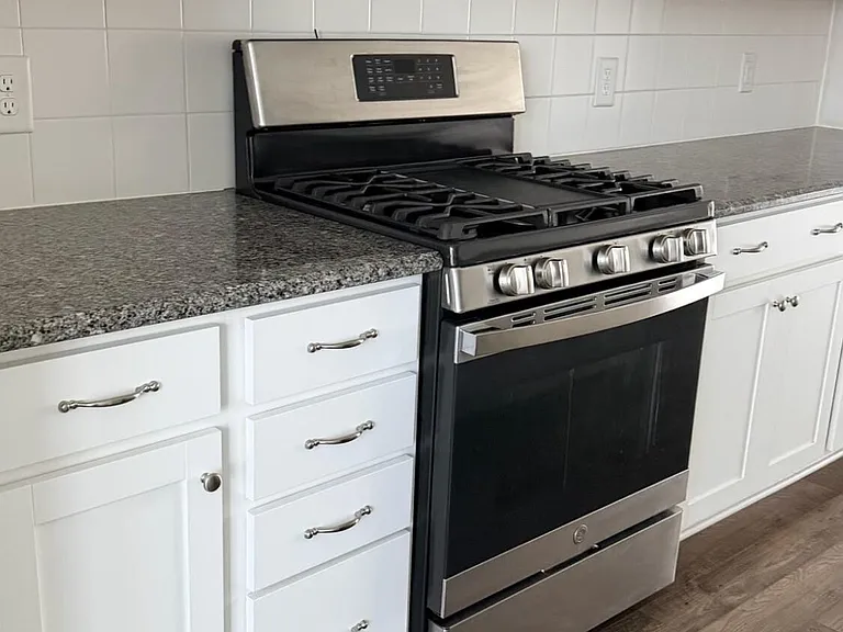 1221 Commack Dr — Photo 6