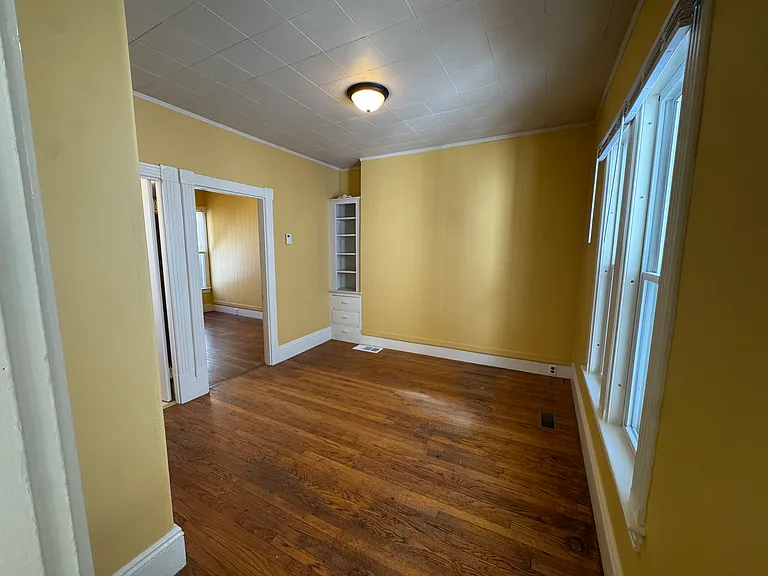 10 Maple St #1 — Photo 13