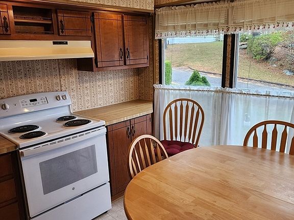 3rd image of 281 Chauncey Walker St #M548