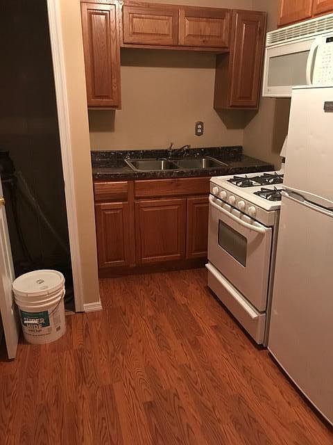 2nd image of 232 Eltingville Blvd