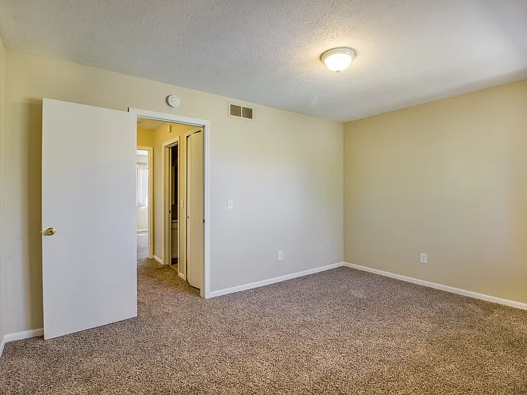 Cedarwood Condos — Photo 13