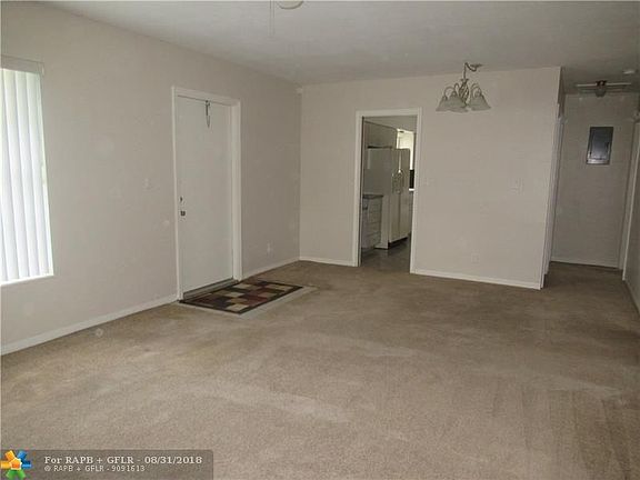 LIVING/DINING AREA